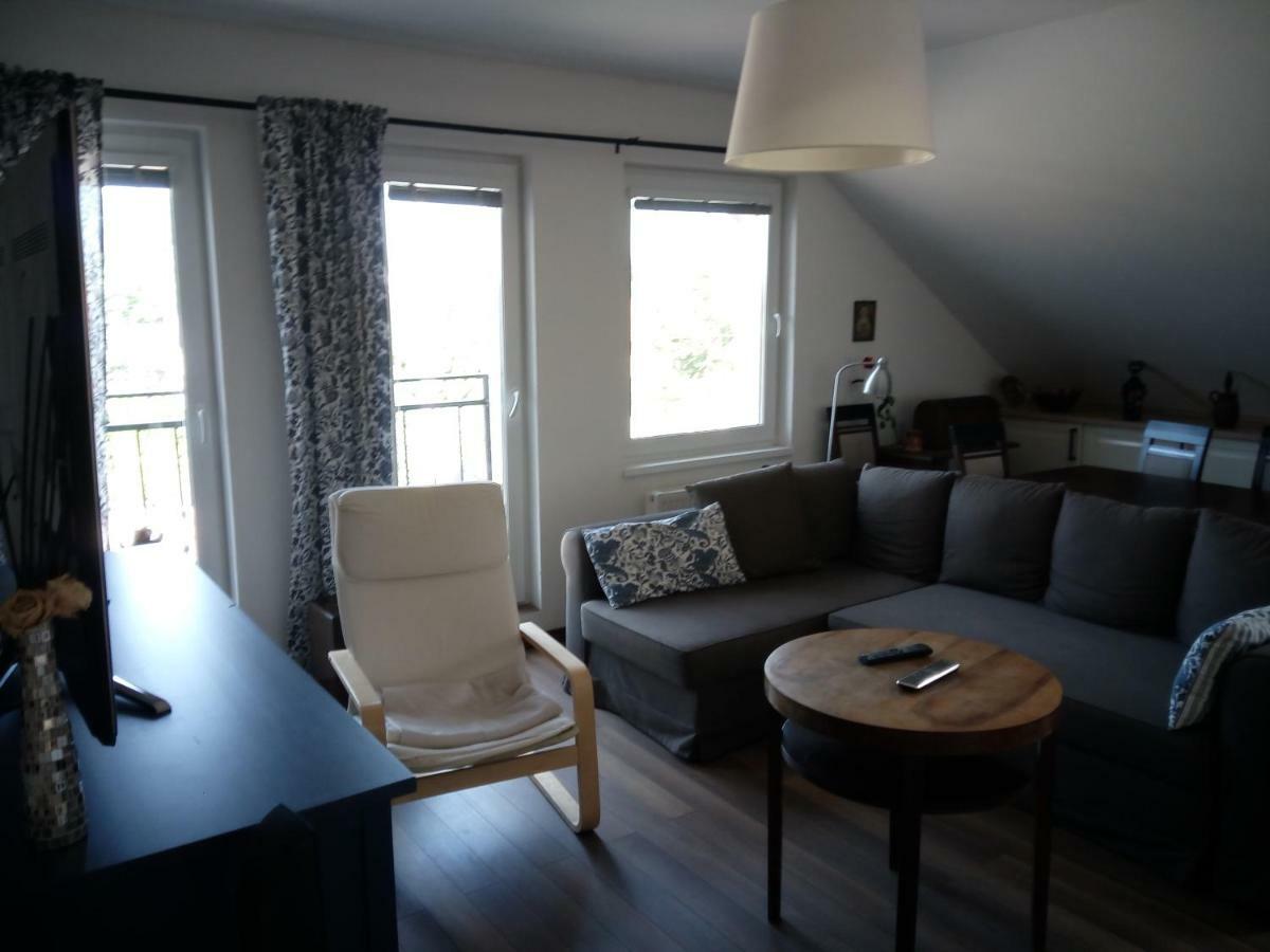 Walnut Apartment With Sauna And Pond Топольчани Екстер'єр фото