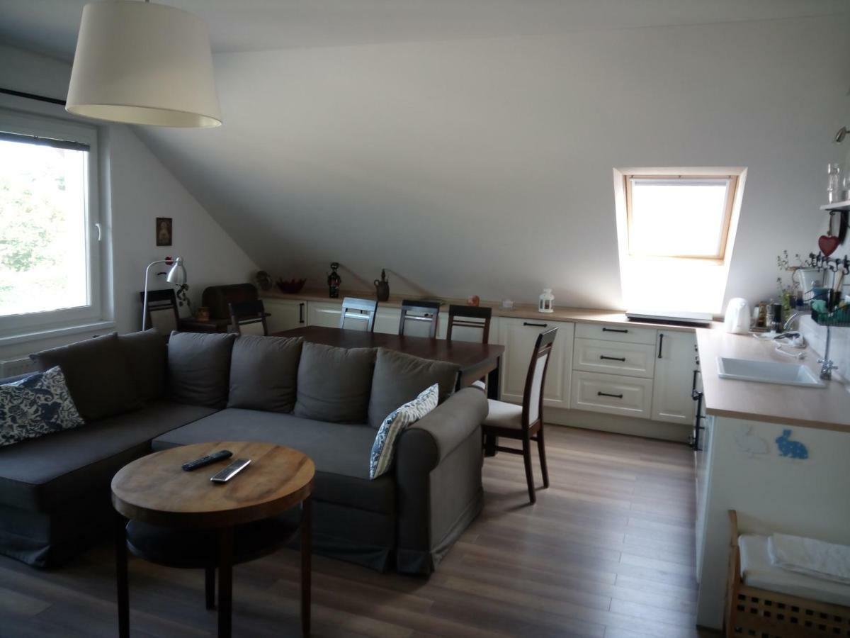 Walnut Apartment With Sauna And Pond Топольчани Екстер'єр фото