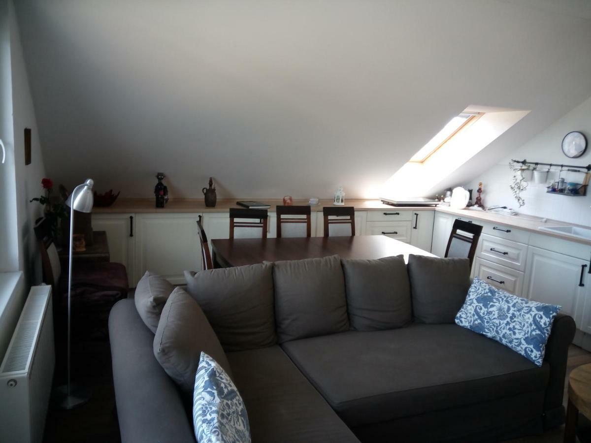 Walnut Apartment With Sauna And Pond Топольчани Екстер'єр фото